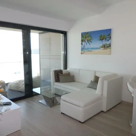 Carina On The Beach Apartman Apartment